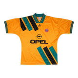 Equipment Bayern Munich 1993-95 Away Shirt