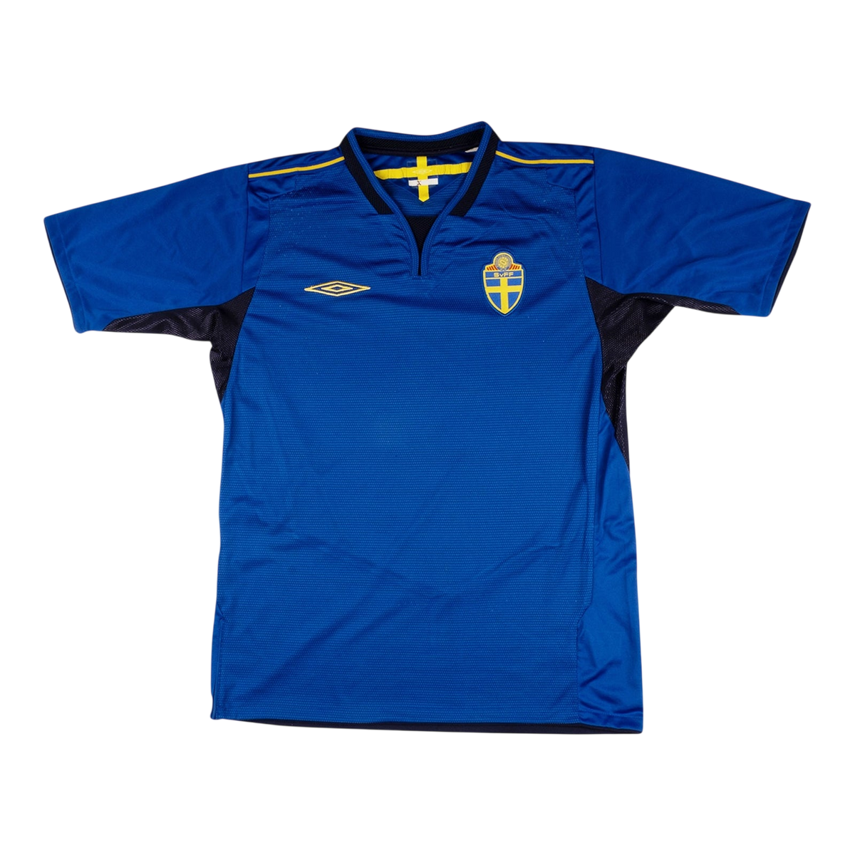Sweden 2004 Away — football shirt